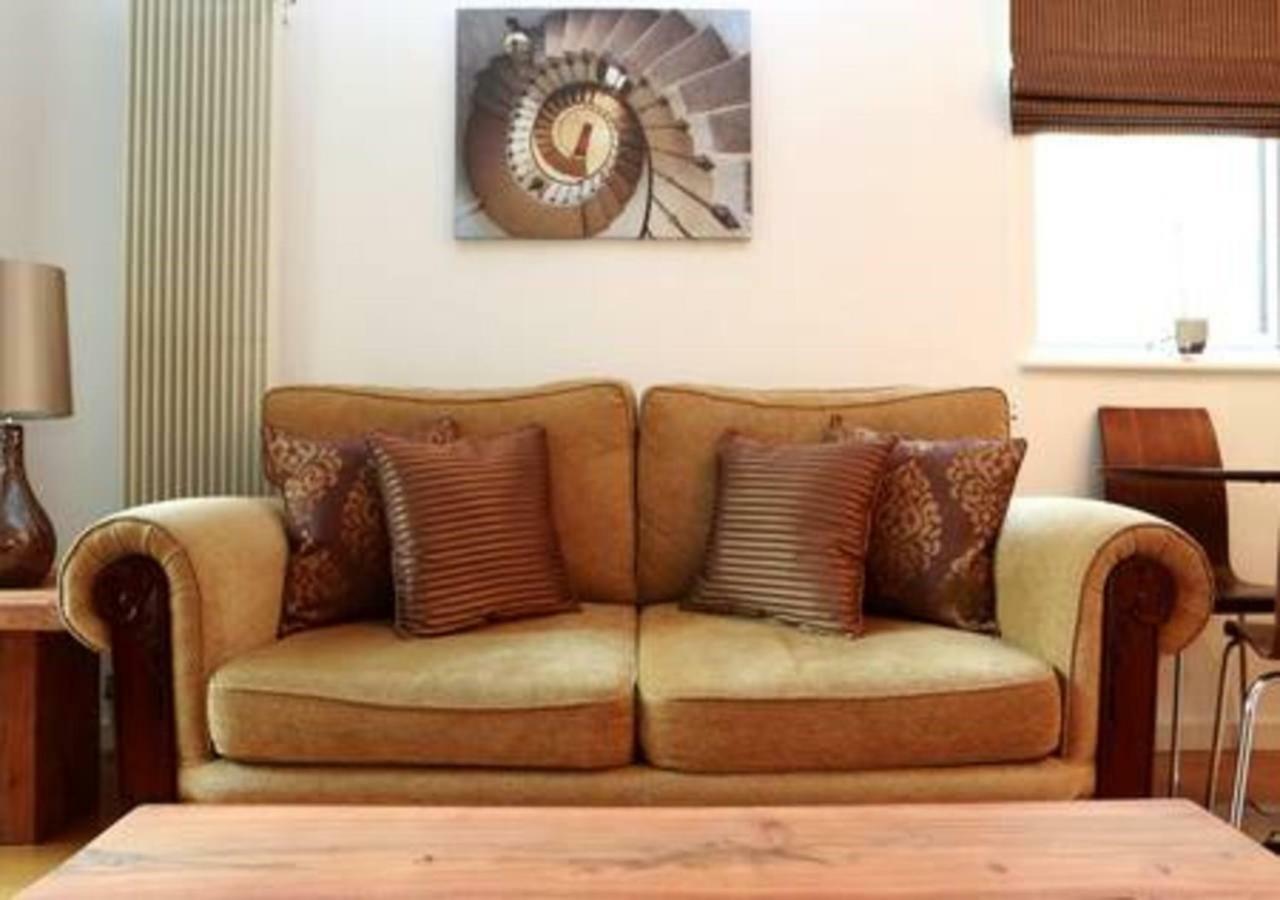 The Park - Holyrood Road With Free Parking Apartment เอดินบะระ ภายนอก รูปภาพ
